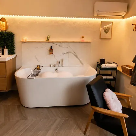 Du Hiska-private Jacuzzi & Ir Sauna 公寓 *